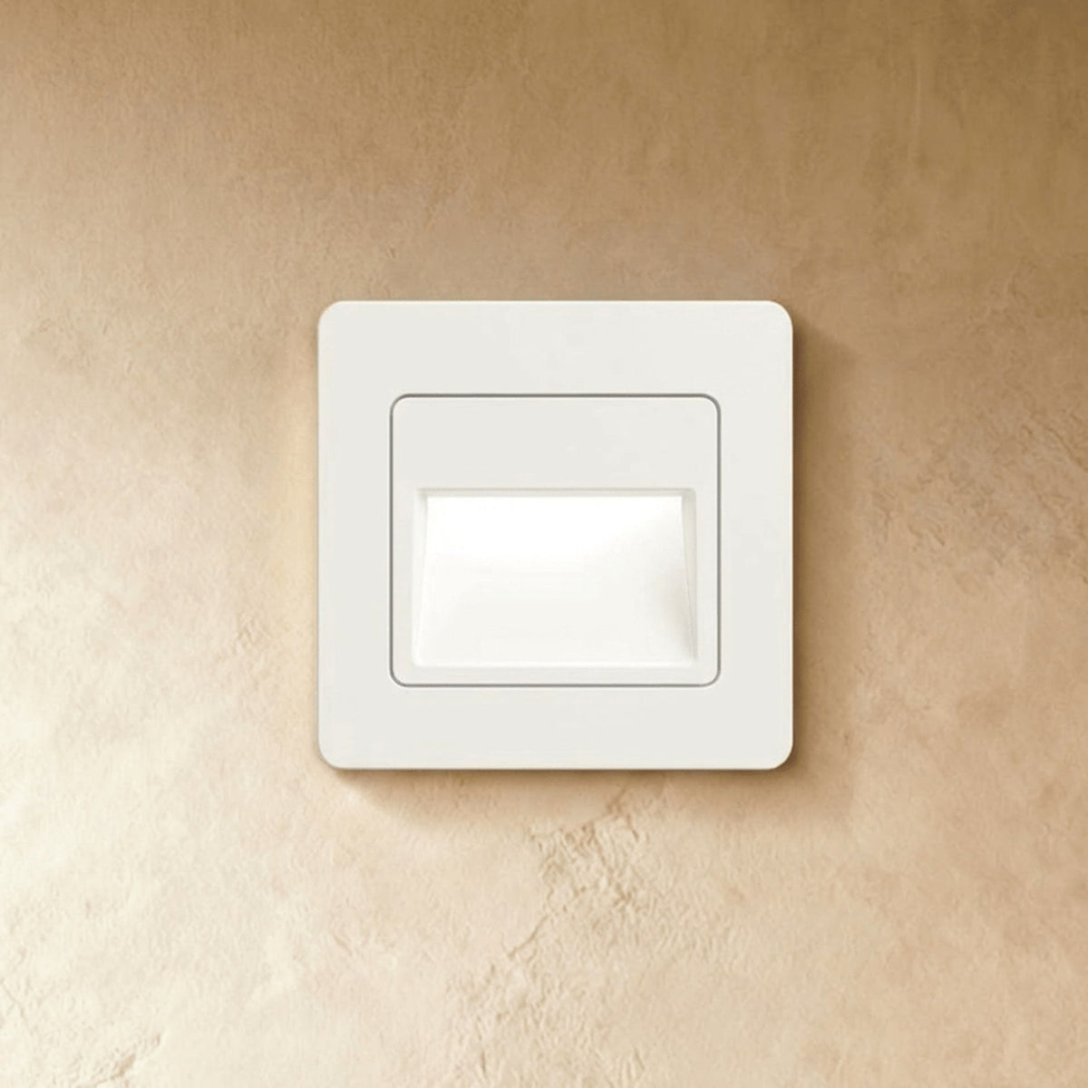 Minimalist Pc Matte Wall Light 1-Light