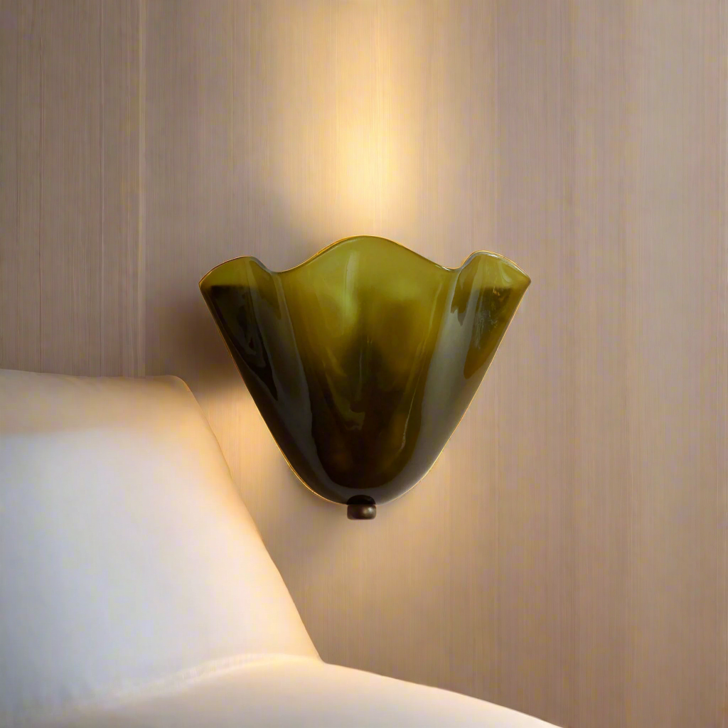 Vintage Stained Glass Skirt Shell Wall Sconce LED 1-light