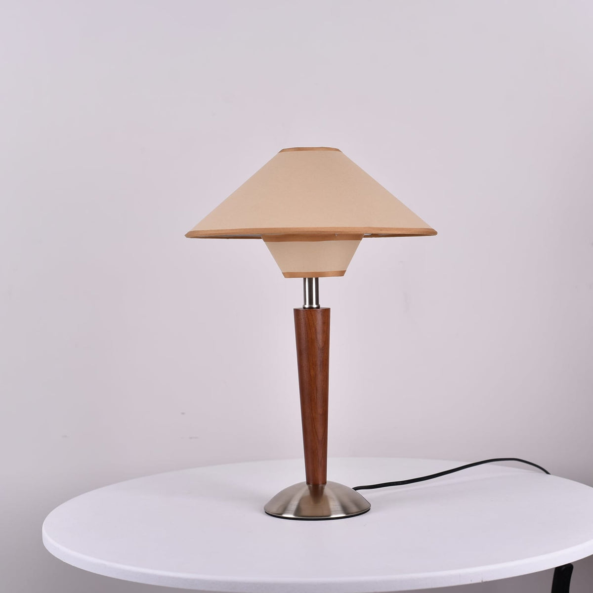 Modern Iron Shade Table Lamp 1-Light