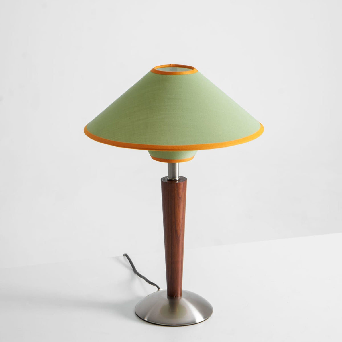 Modern Iron Shade Table Lamp 1-Light