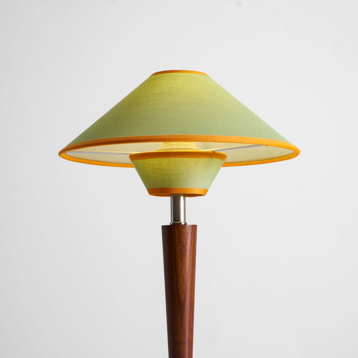 Modern Iron Shade Table Lamp 1-Light