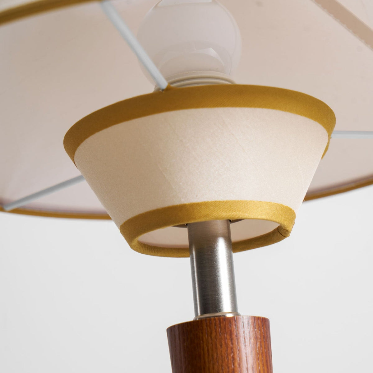 Modern Iron Shade Table Lamp 1-Light