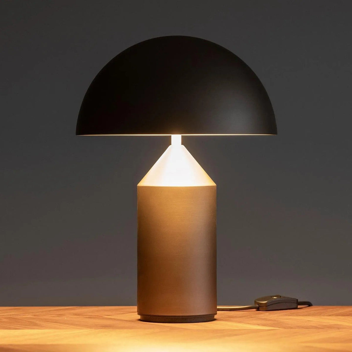 Contemporary Metal Sculptural Base Table Lamp 1-Light