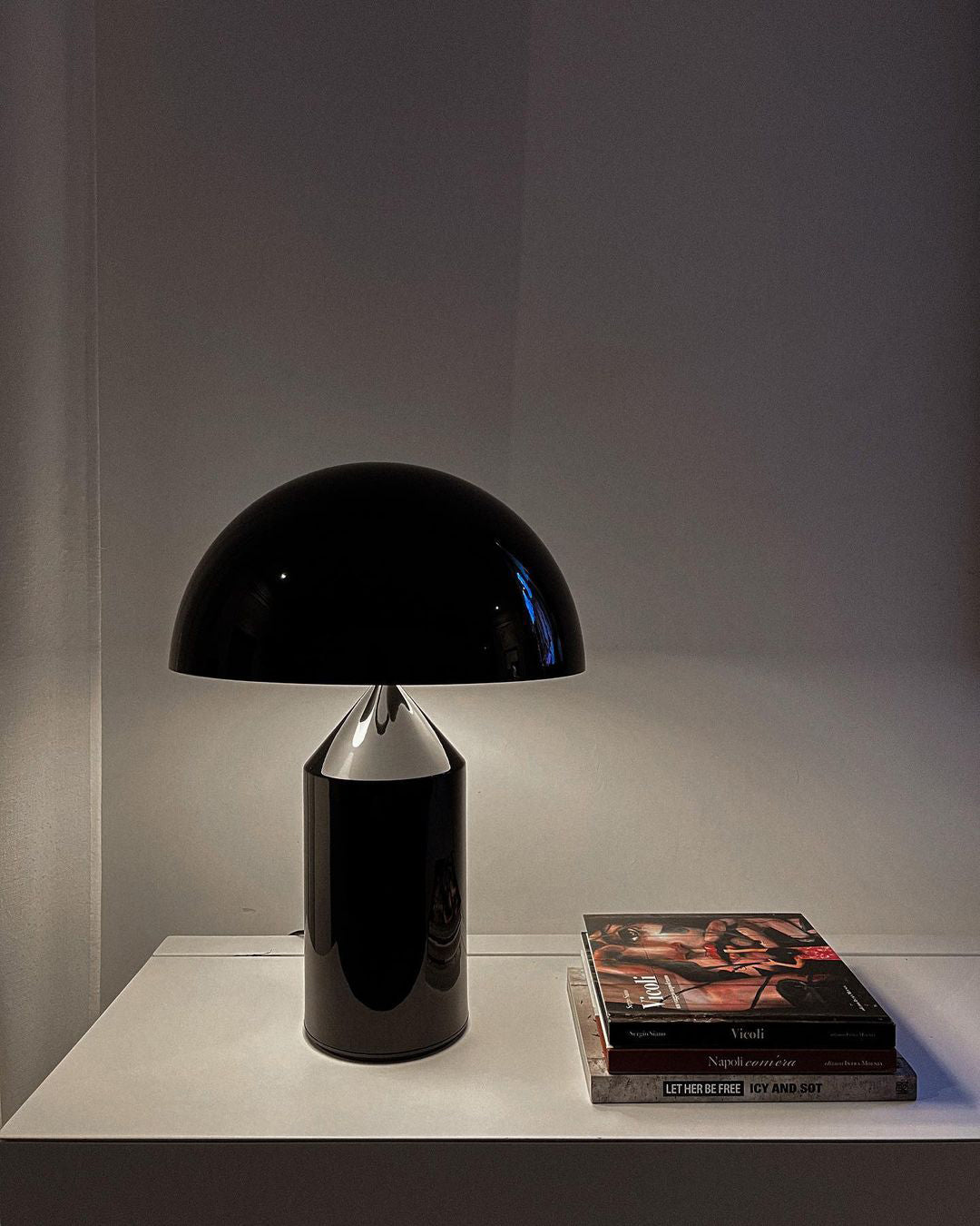 Contemporary Metal Sculptural Base Table Lamp 1-Light