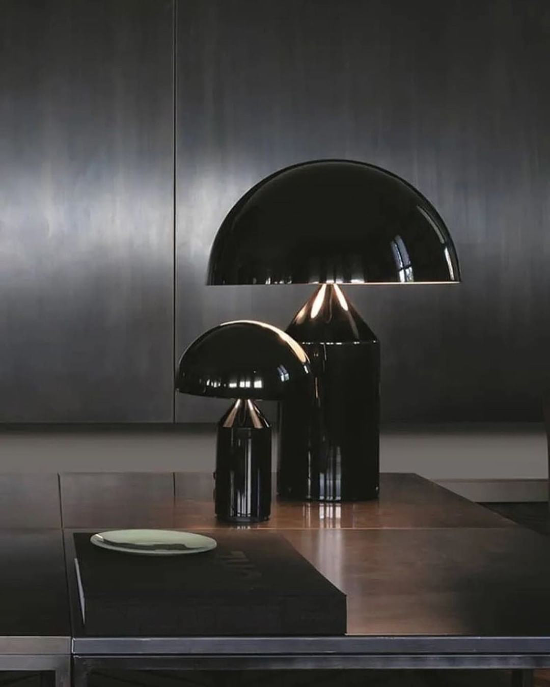 Contemporary Metal Sculptural Base Table Lamp 1-Light