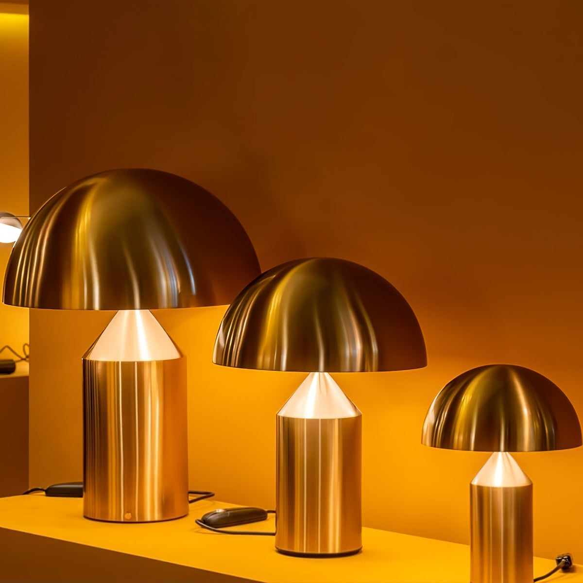Contemporary Metal Sculptural Base Table Lamp 1-Light