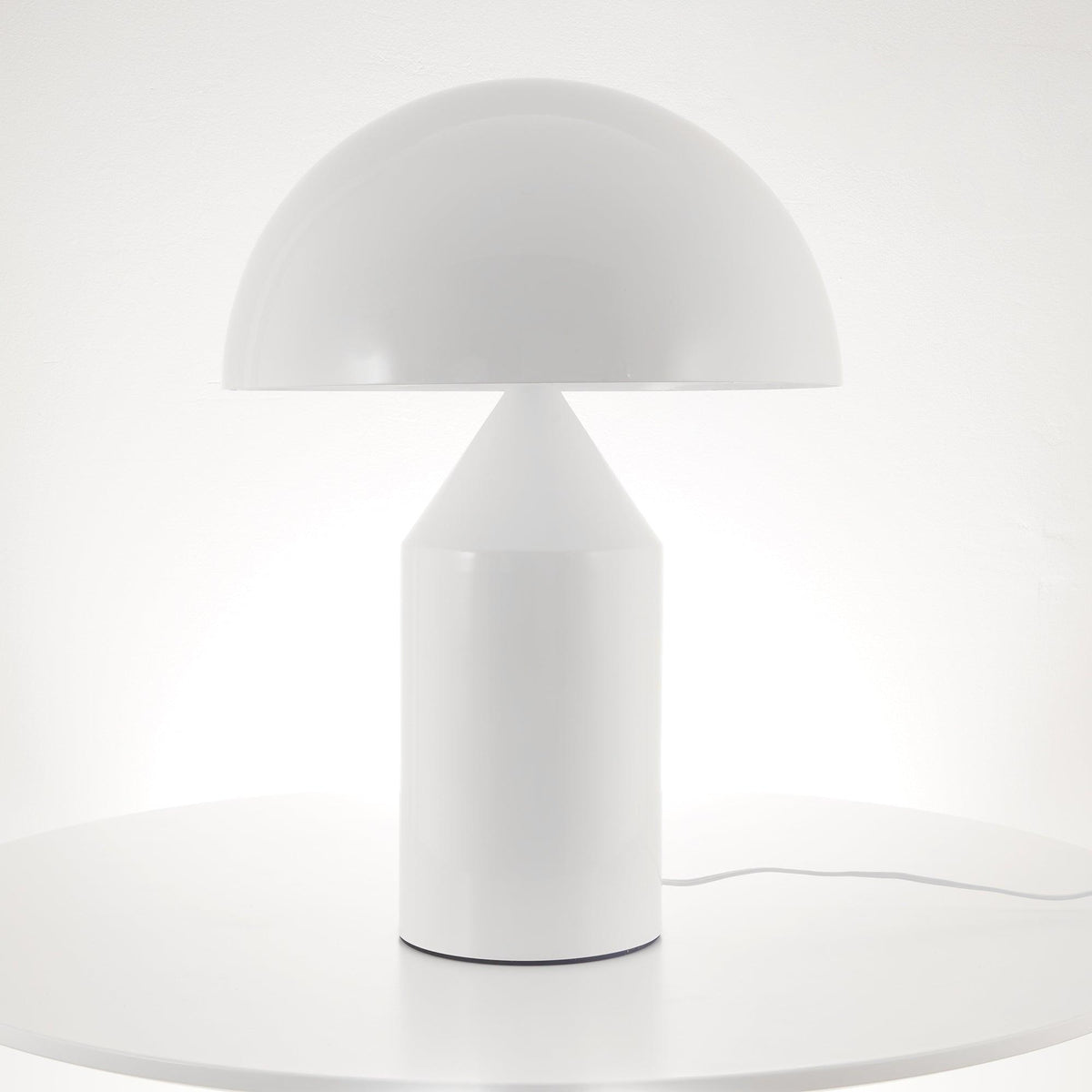Contemporary Metal Sculptural Base Table Lamp 1-Light