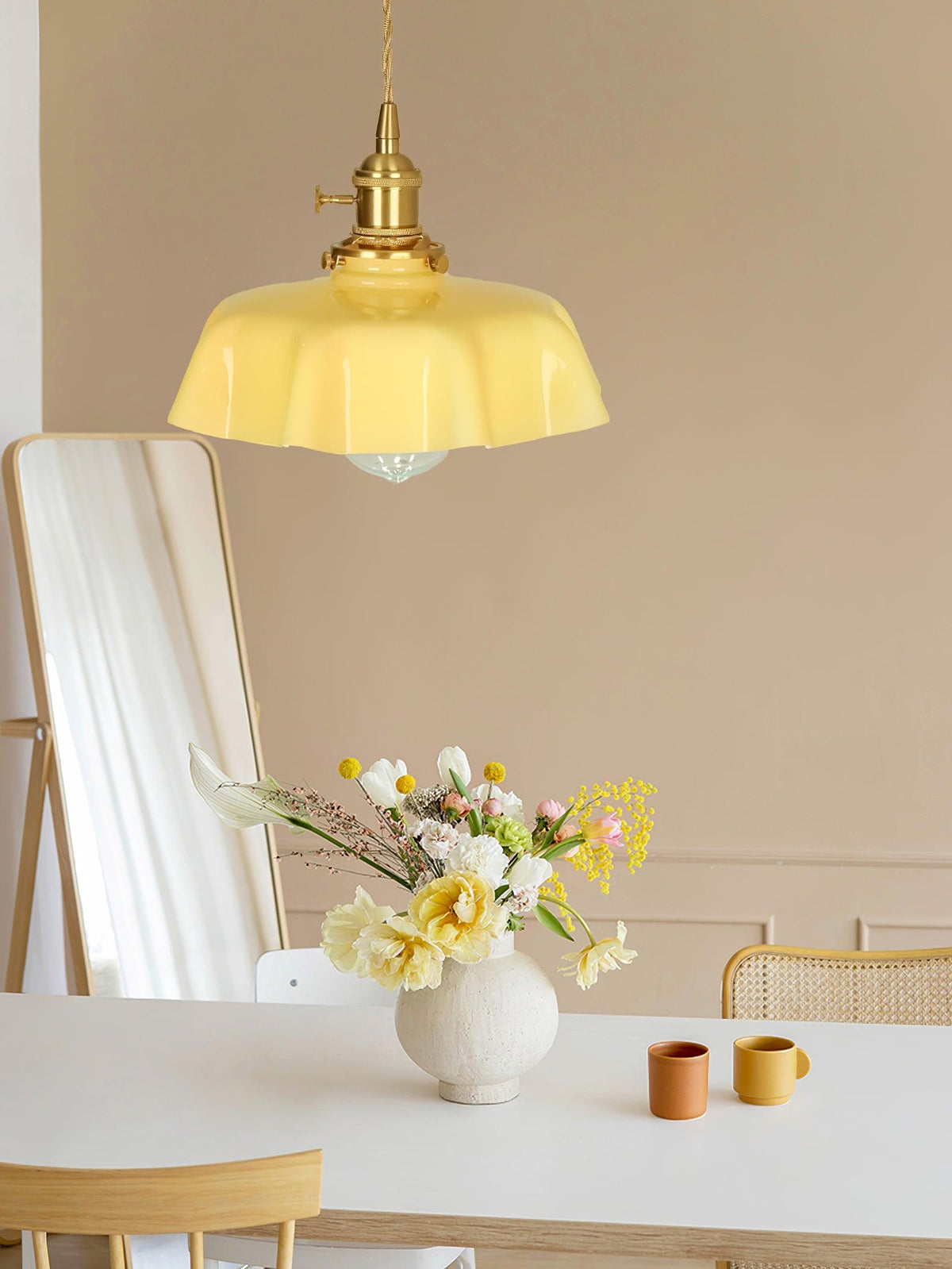 French-Inspired Ruffled Glass Brass Pendant Light 1-Light