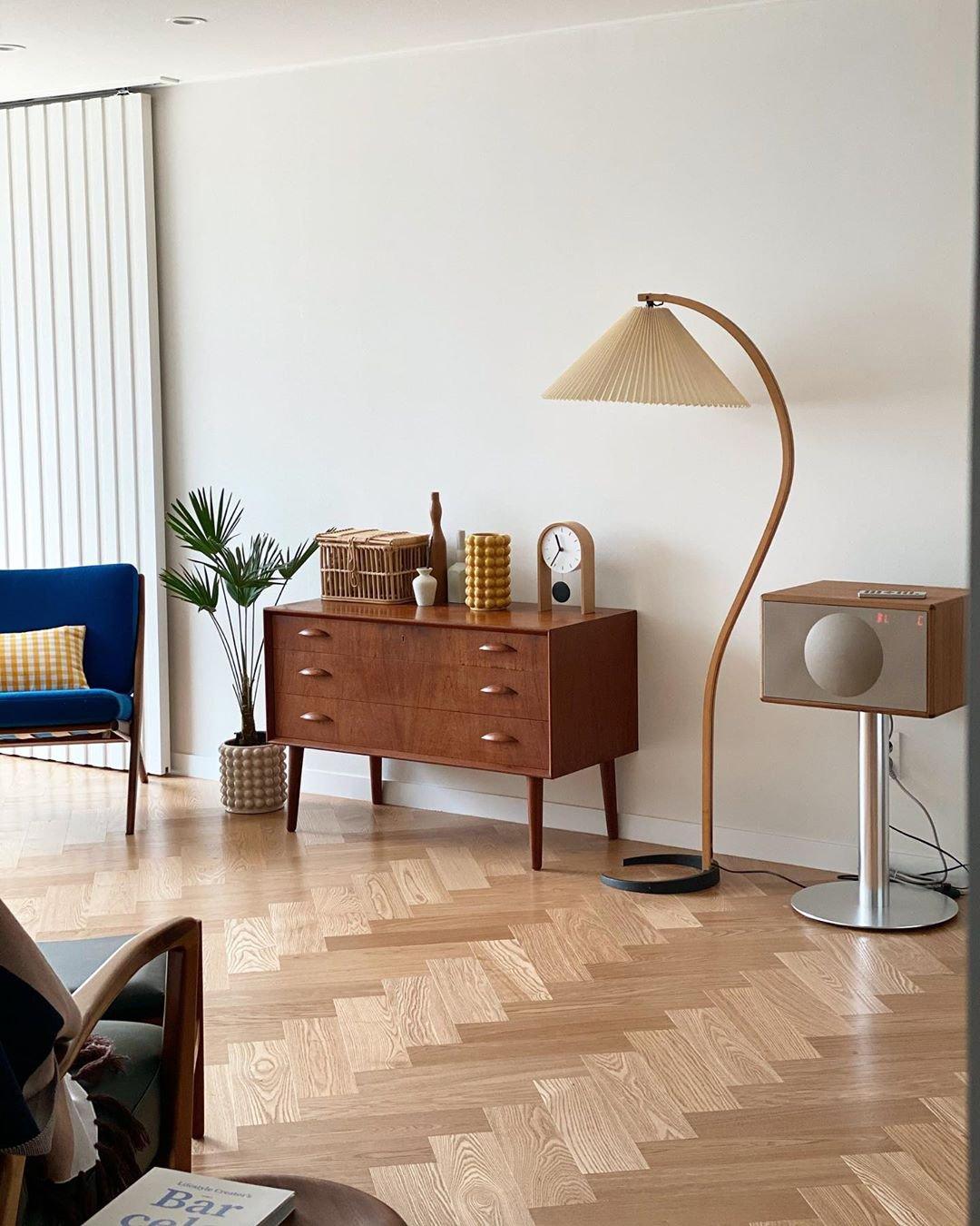 Contemporary Fabric Pleated Shade Floor Lamp 1-Light