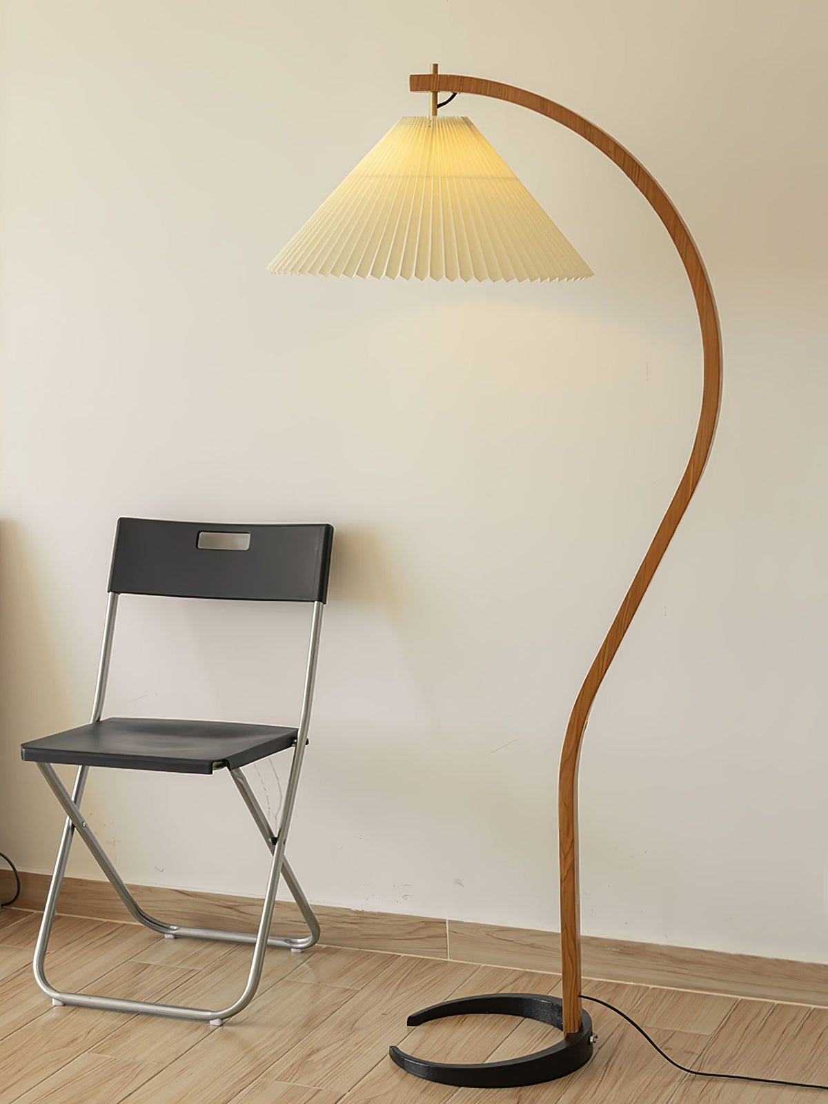 Contemporary Fabric Pleated Shade Floor Lamp 1-Light