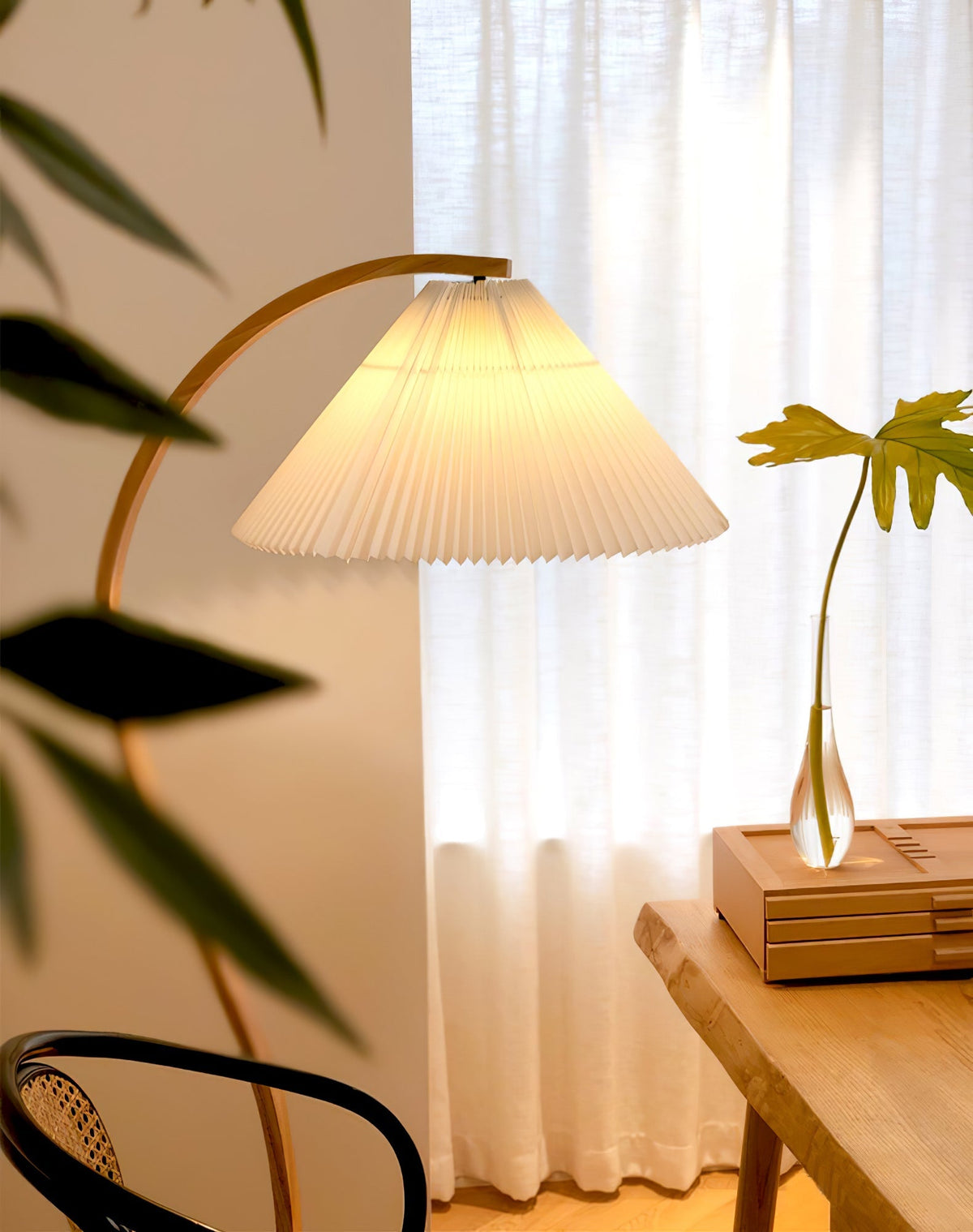 Contemporary Fabric Pleated Shade Floor Lamp 1-Light