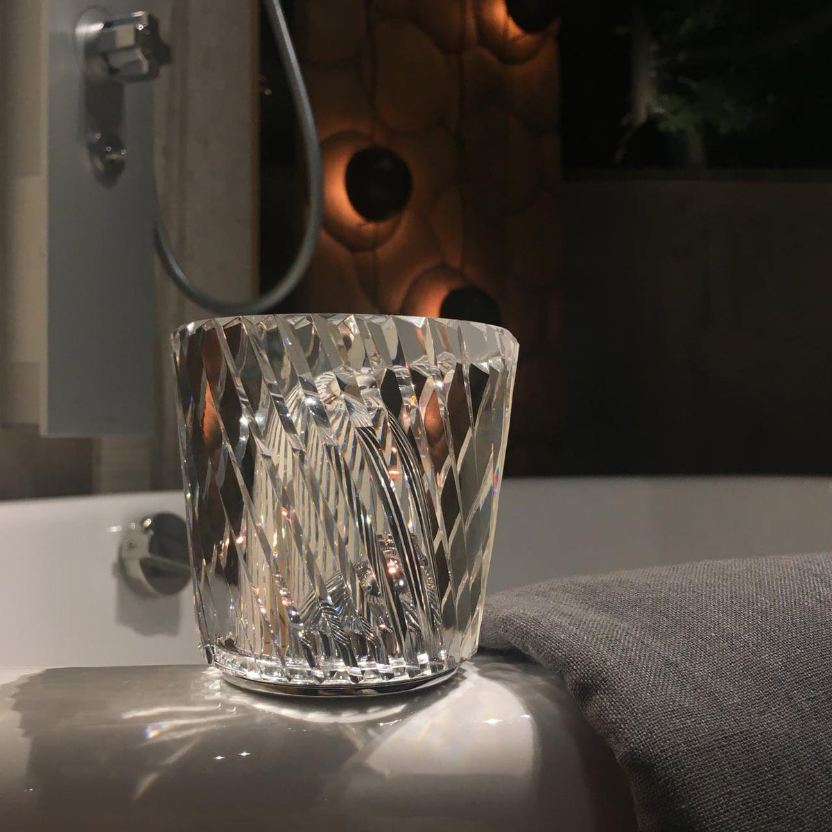 Contemporary Crystal Faceted Prism Table Lamp 1-Light