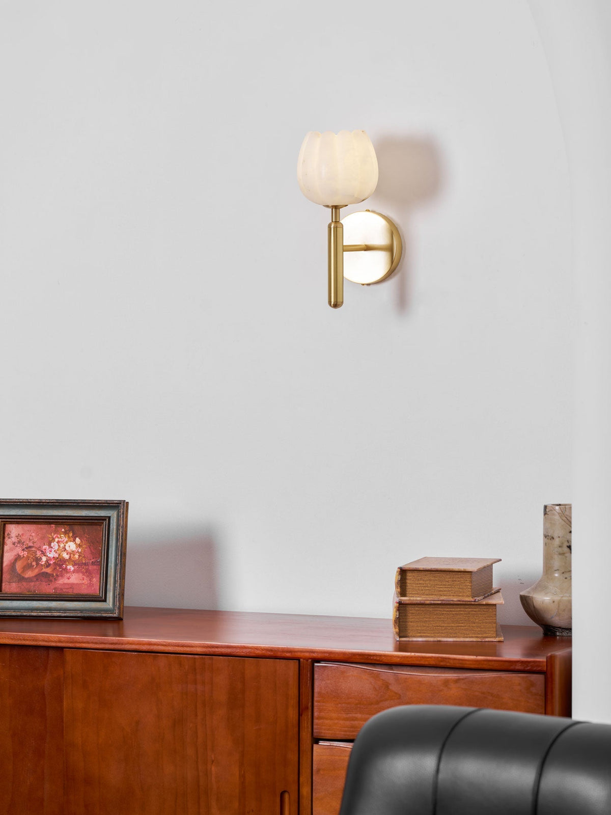 Contemporary Glass Round Backplate Wall Light 1-Light