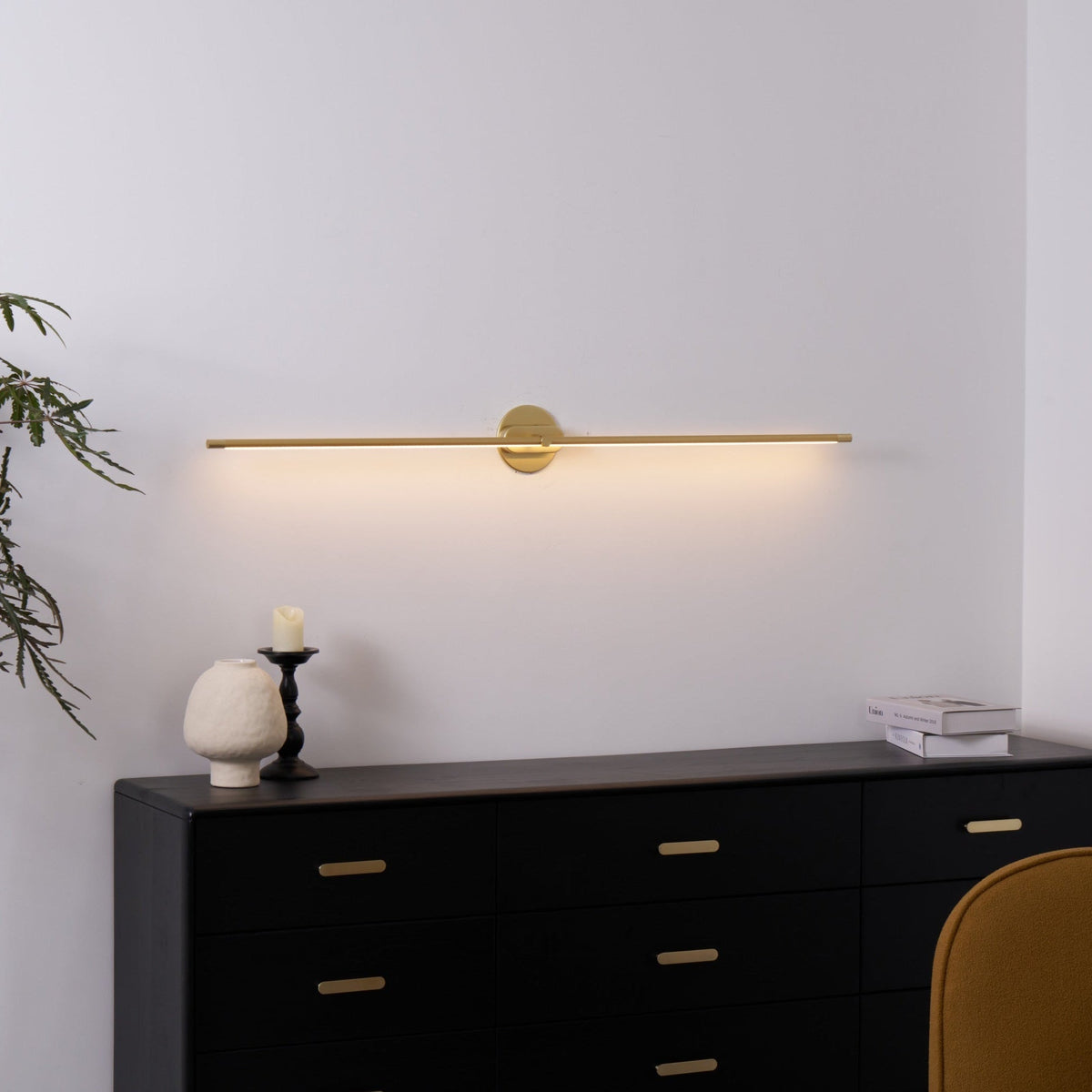 Minimalist Metal Linear Adjustable Wall Light 1-Light