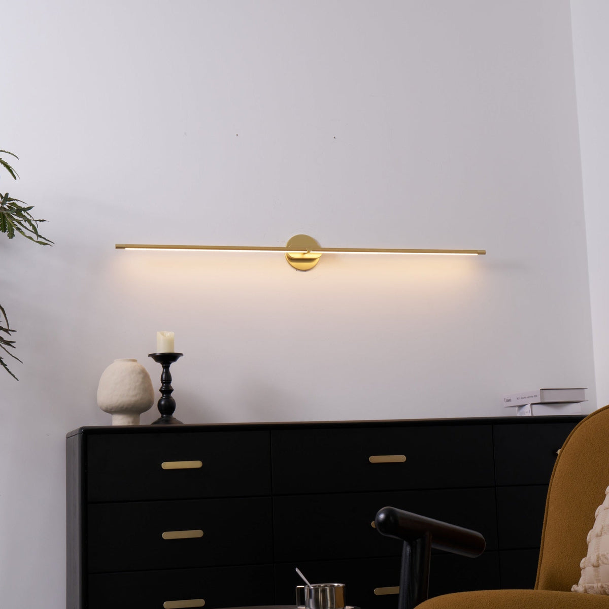 Minimalist Metal Linear Adjustable Wall Light 1-Light