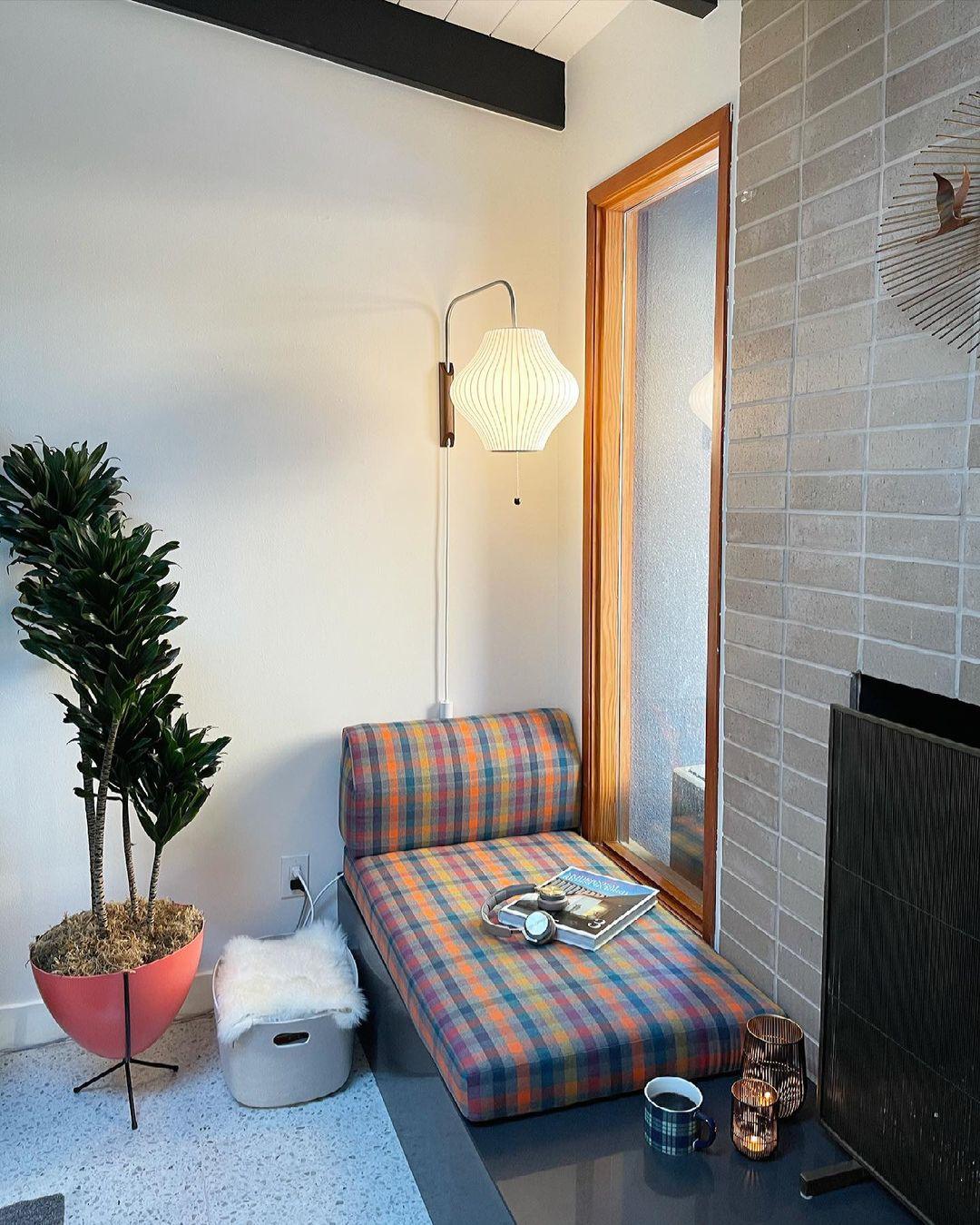Contemporary Polymer Pull Chain Wall Light 1-Light