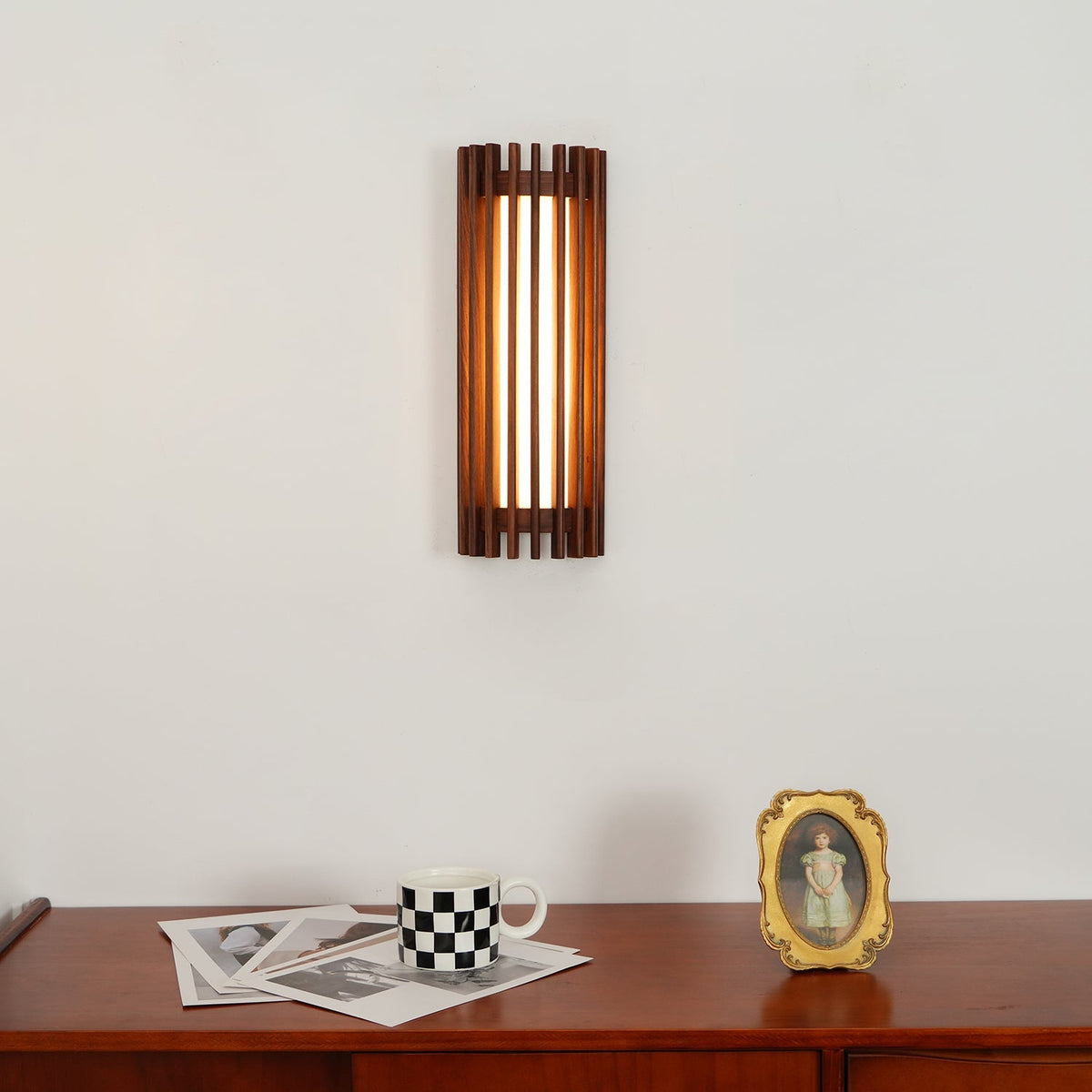 Contemporary Acrylic Vertical Linear Wall Light 1-Light
