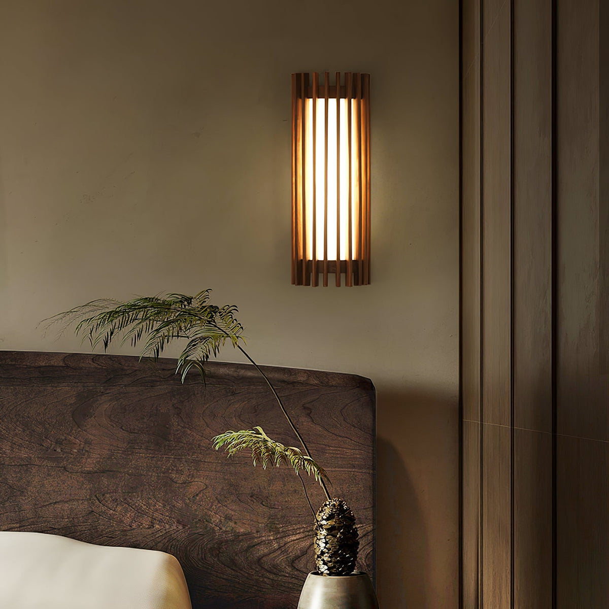 Contemporary Acrylic Vertical Linear Wall Light 1-Light