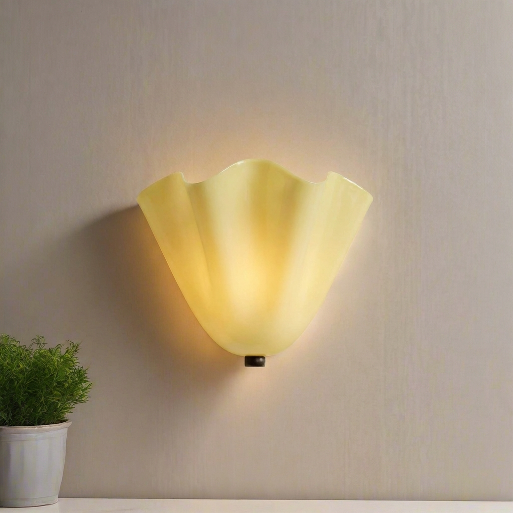 Vintage Stained Glass Skirt Shell Wall Sconce LED 1-light