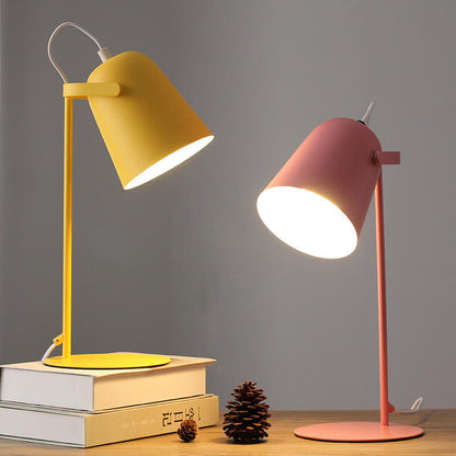 Scandinavian Metal Cone Table Lamp LED 1-light