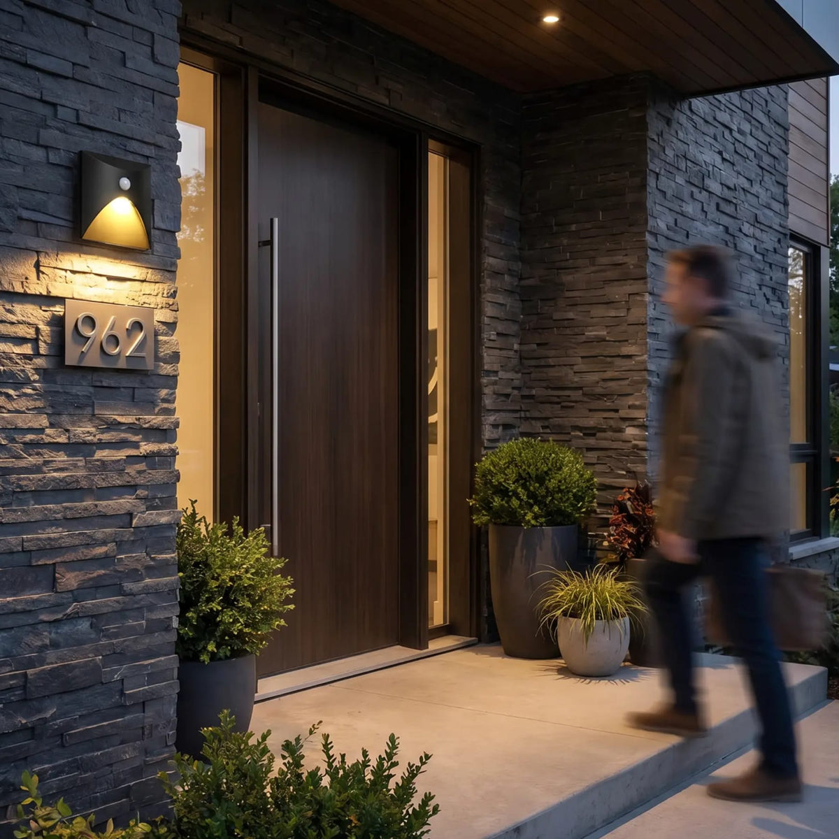 Modern Aluminium Motion Sensor Wall Light 1-Light