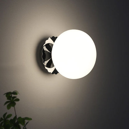 Modern Minimal Glass Globe Wall Light | 1-Light