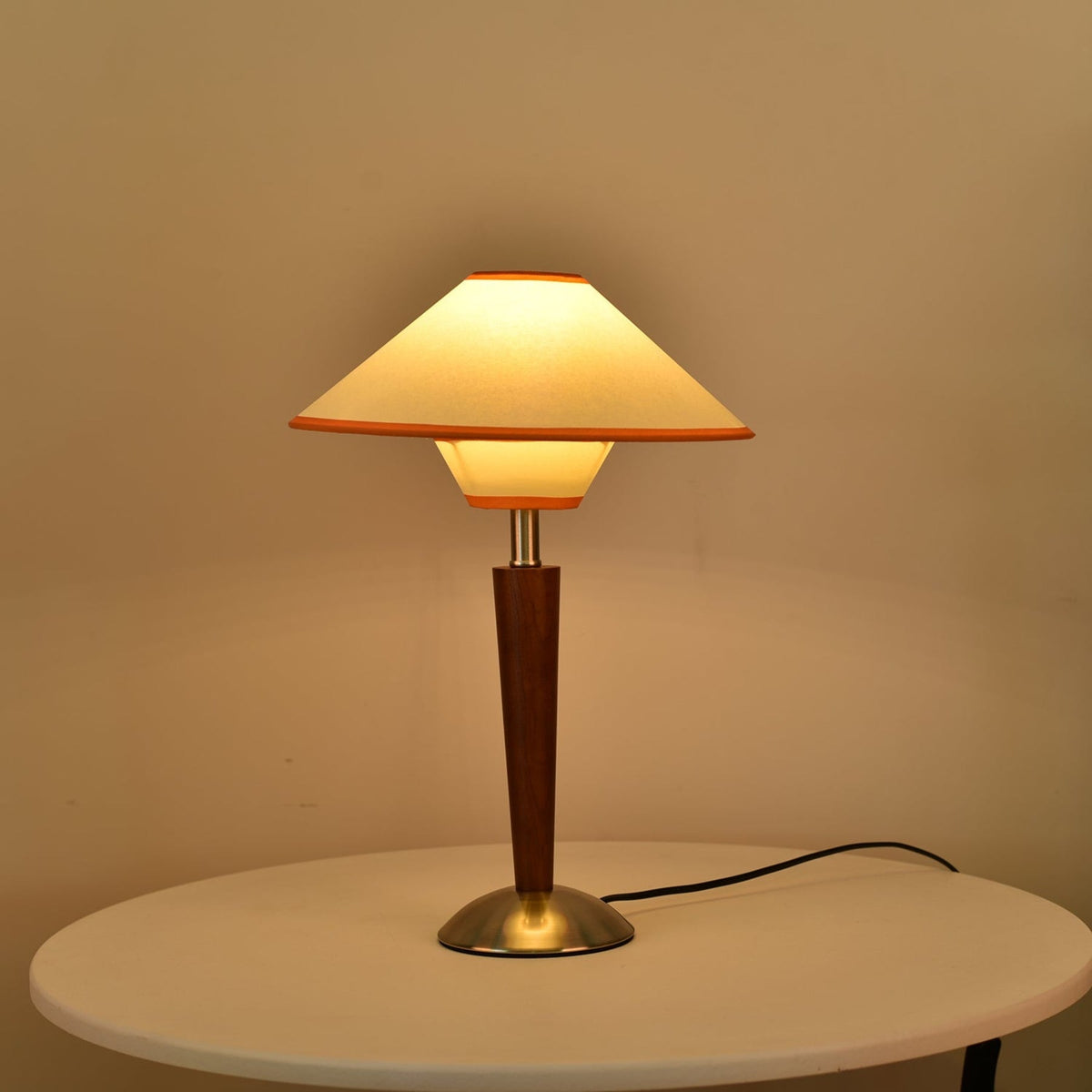 Modern Iron Shade Table Lamp 1-Light