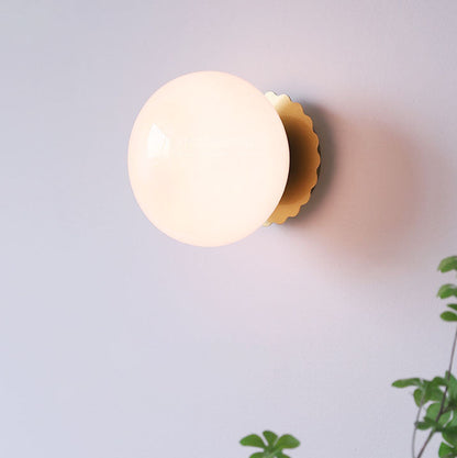 Modern Minimal Glass Globe Wall Light | 1-Light