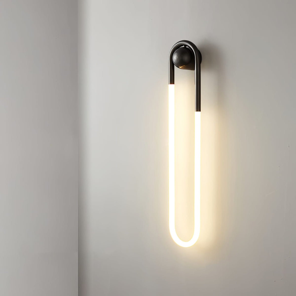 Minimalist Iron Wall Light 1-Light