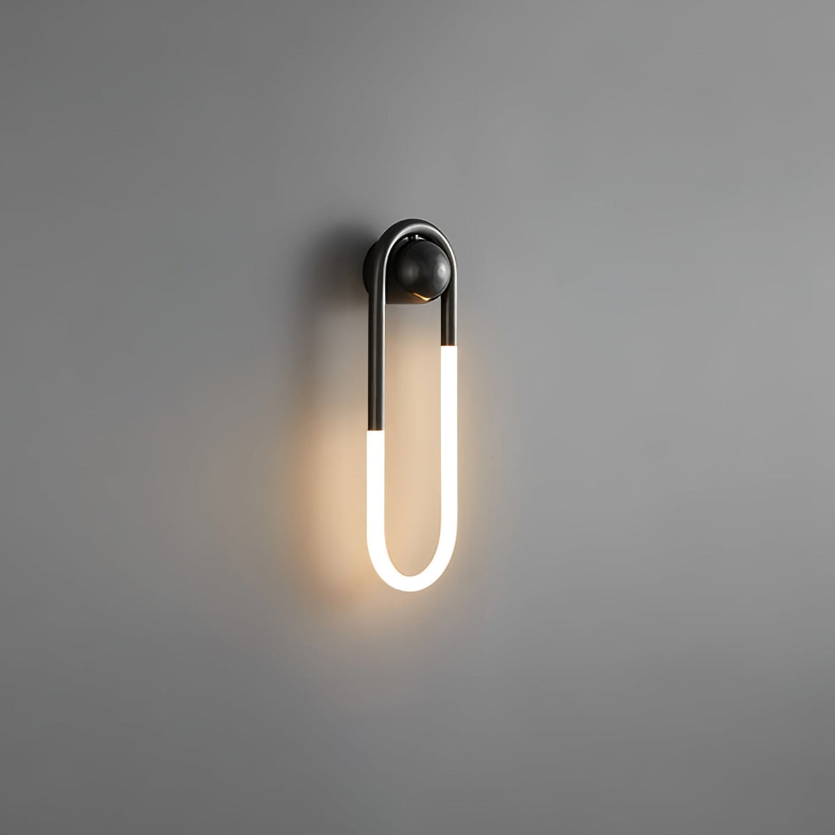 Minimalist Iron Wall Light 1-Light