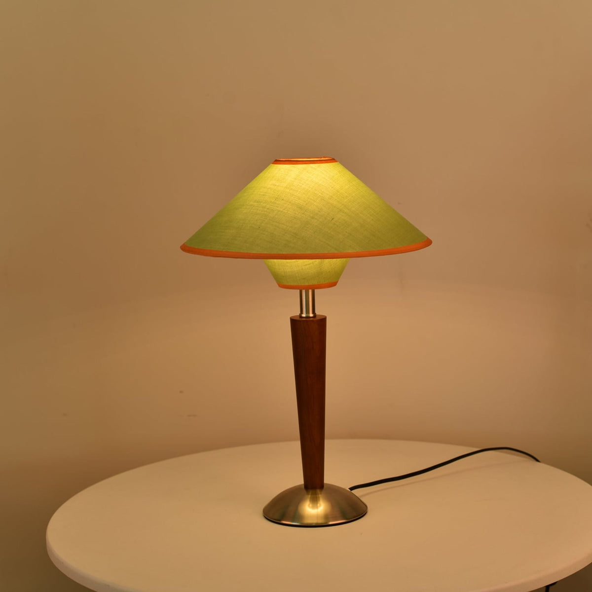 Modern Iron Shade Table Lamp 1-Light