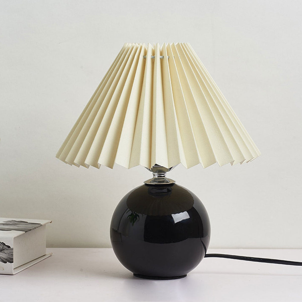 Nordic Ceramic Pleated Table Light | 1-Light