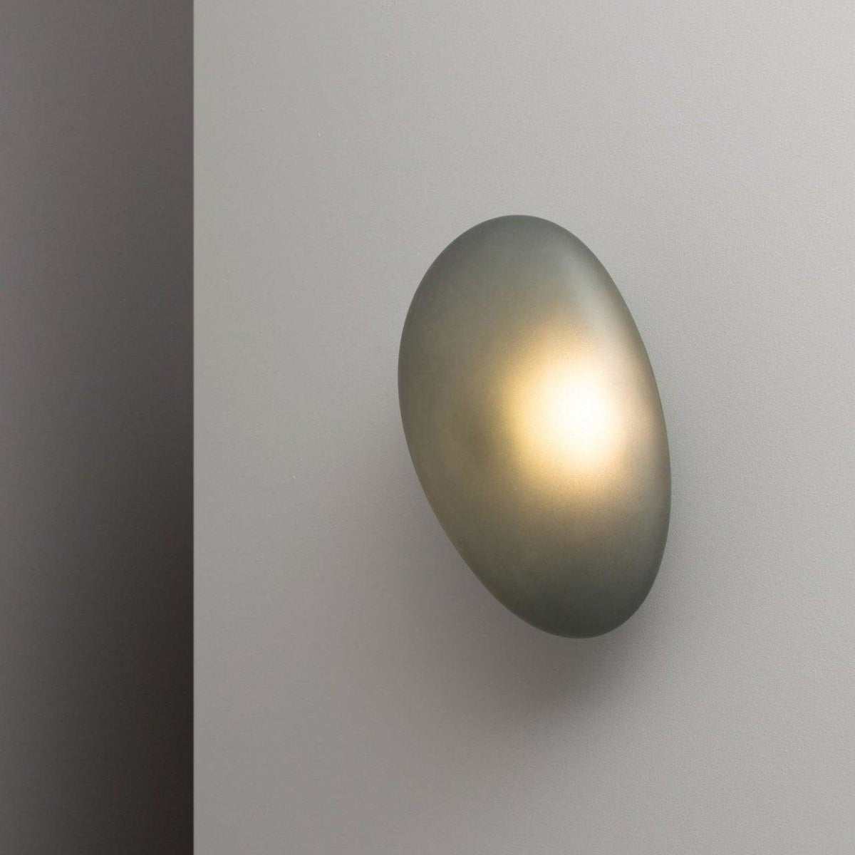 Modern Iron Shades Wall Light 1-Light