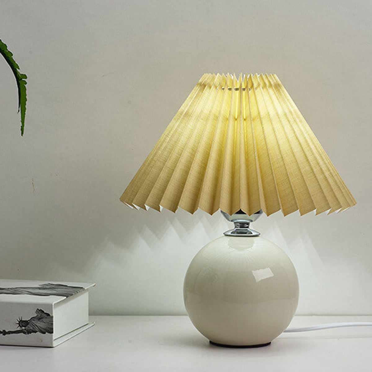 Nordic Ceramic Pleated Table Light | 1-Light