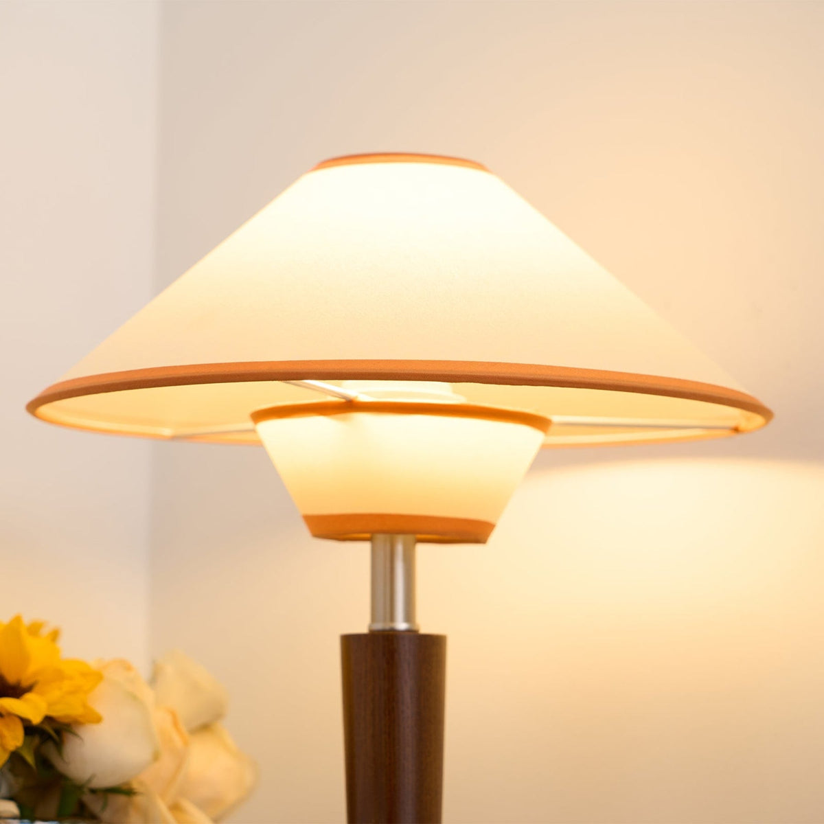 Modern Iron Shade Table Lamp 1-Light