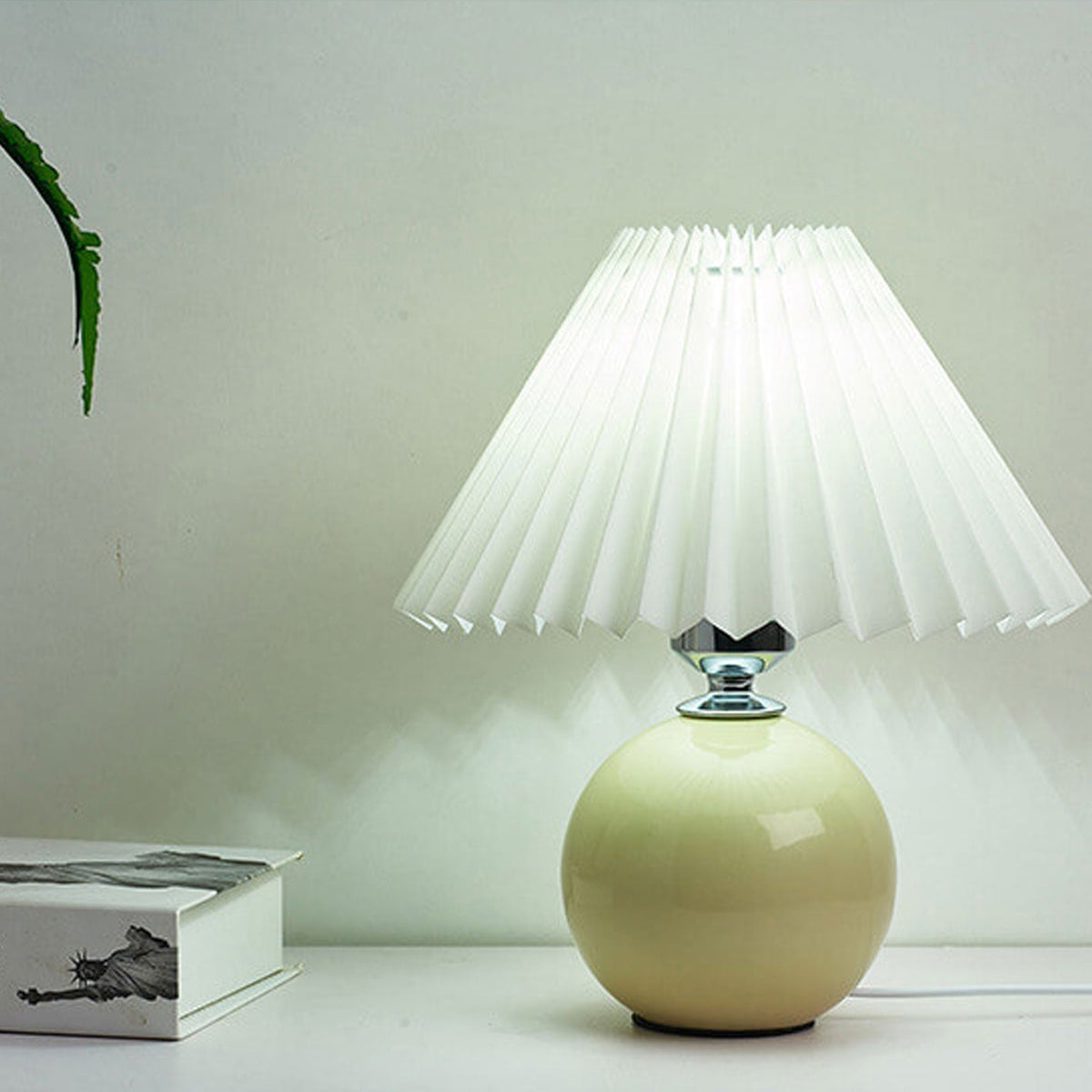 Nordic Ceramic Pleated Table Light | 1-Light