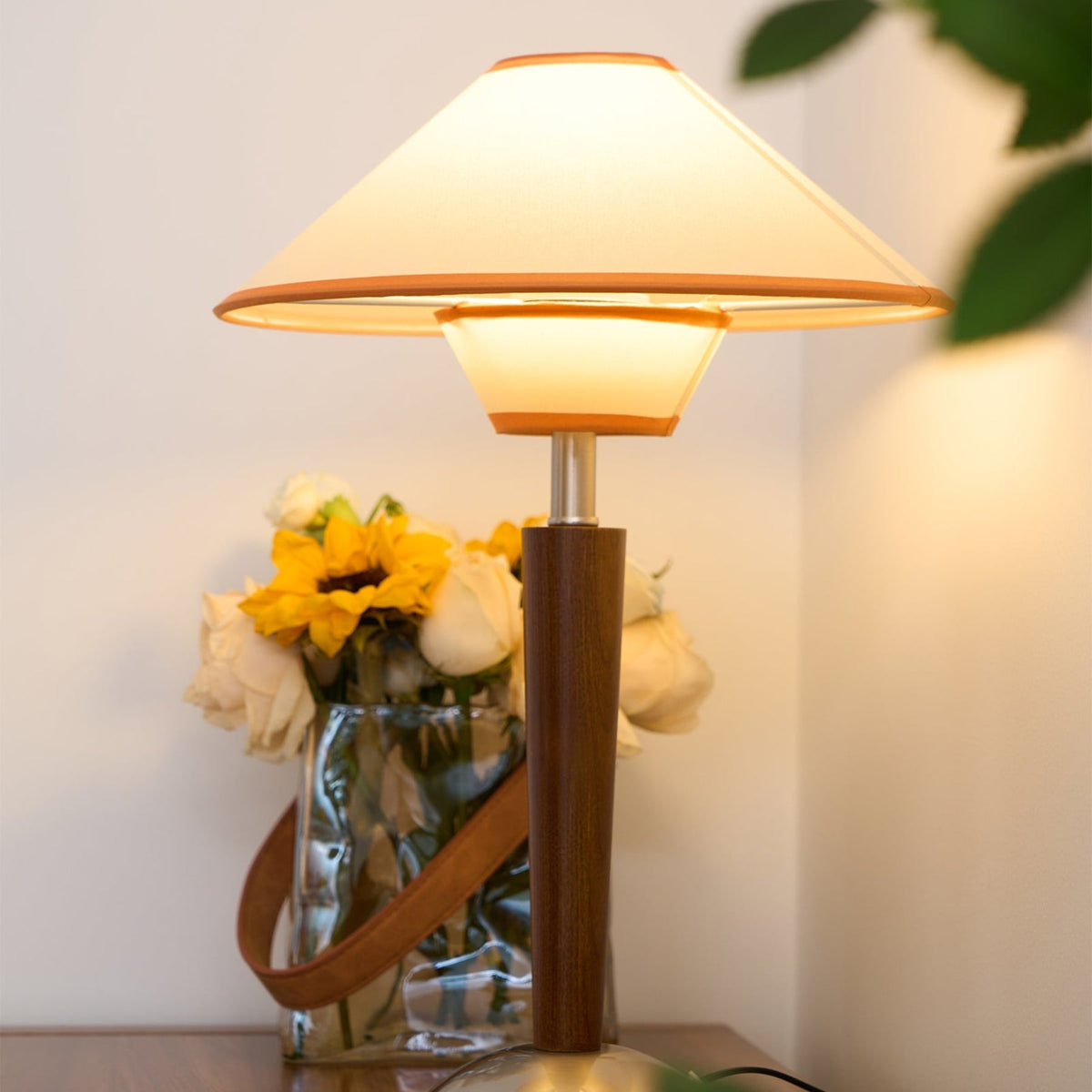 Modern Iron Shade Table Lamp 1-Light