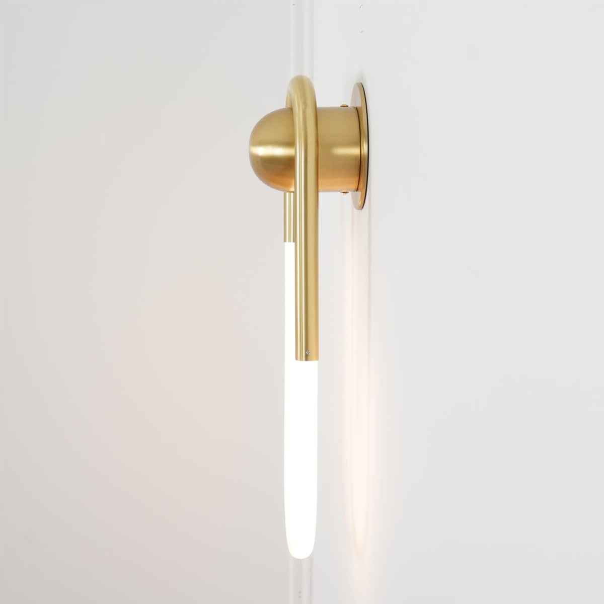 Minimalist Iron Wall Light 1-Light