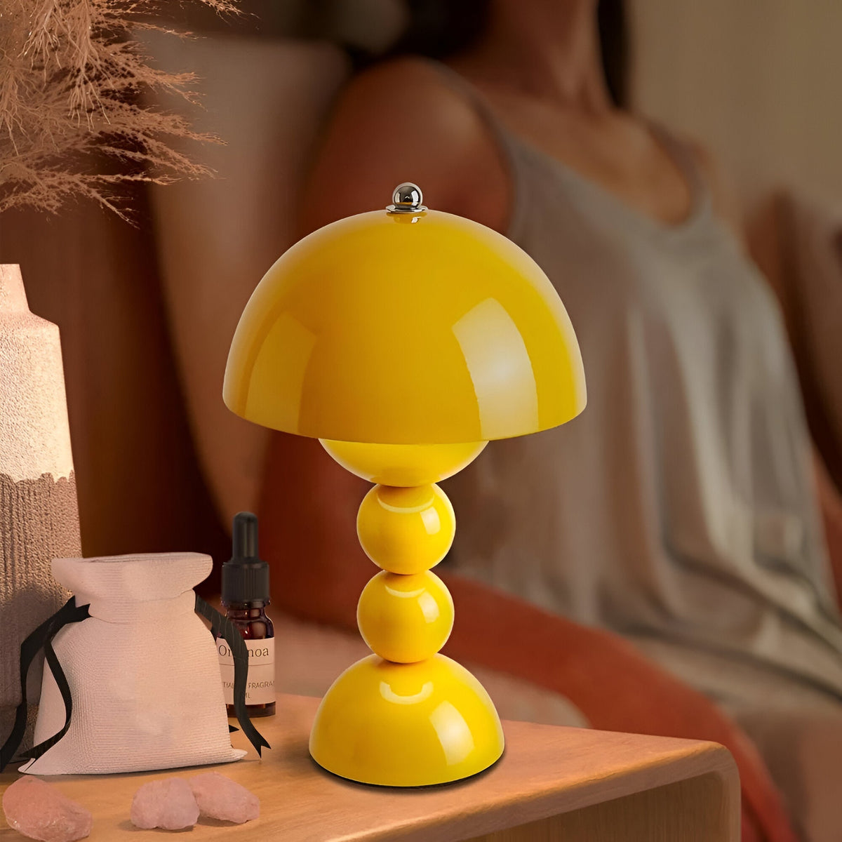 Contemporary Acrylic Stacked Sphere Table Lamp 1-Light