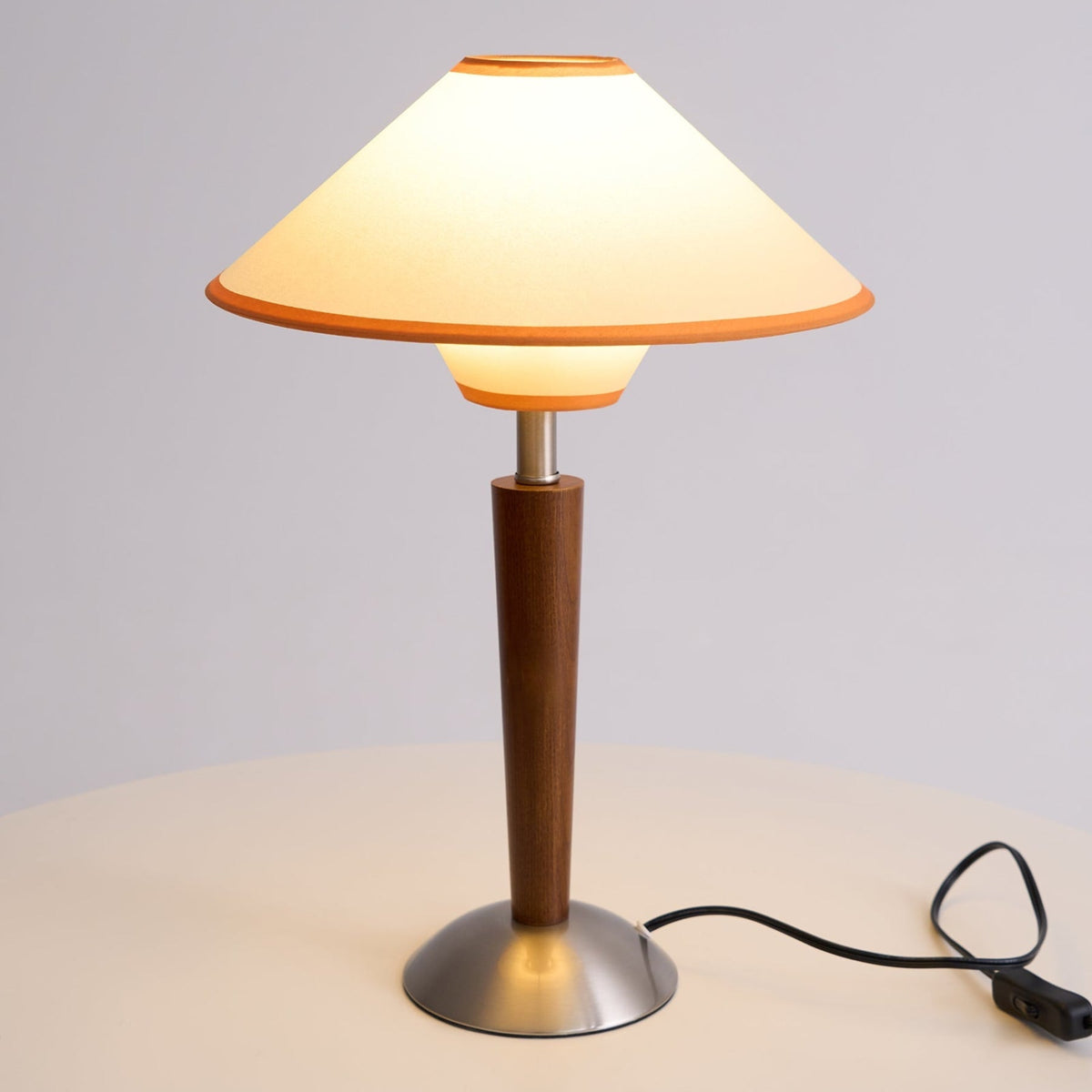 Modern Iron Shade Table Lamp 1-Light