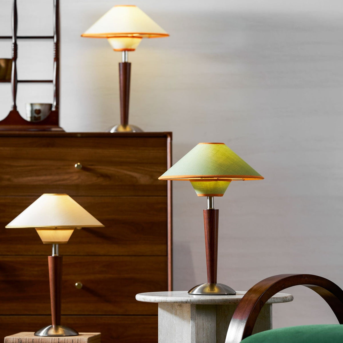Modern Iron Shade Table Lamp 1-Light