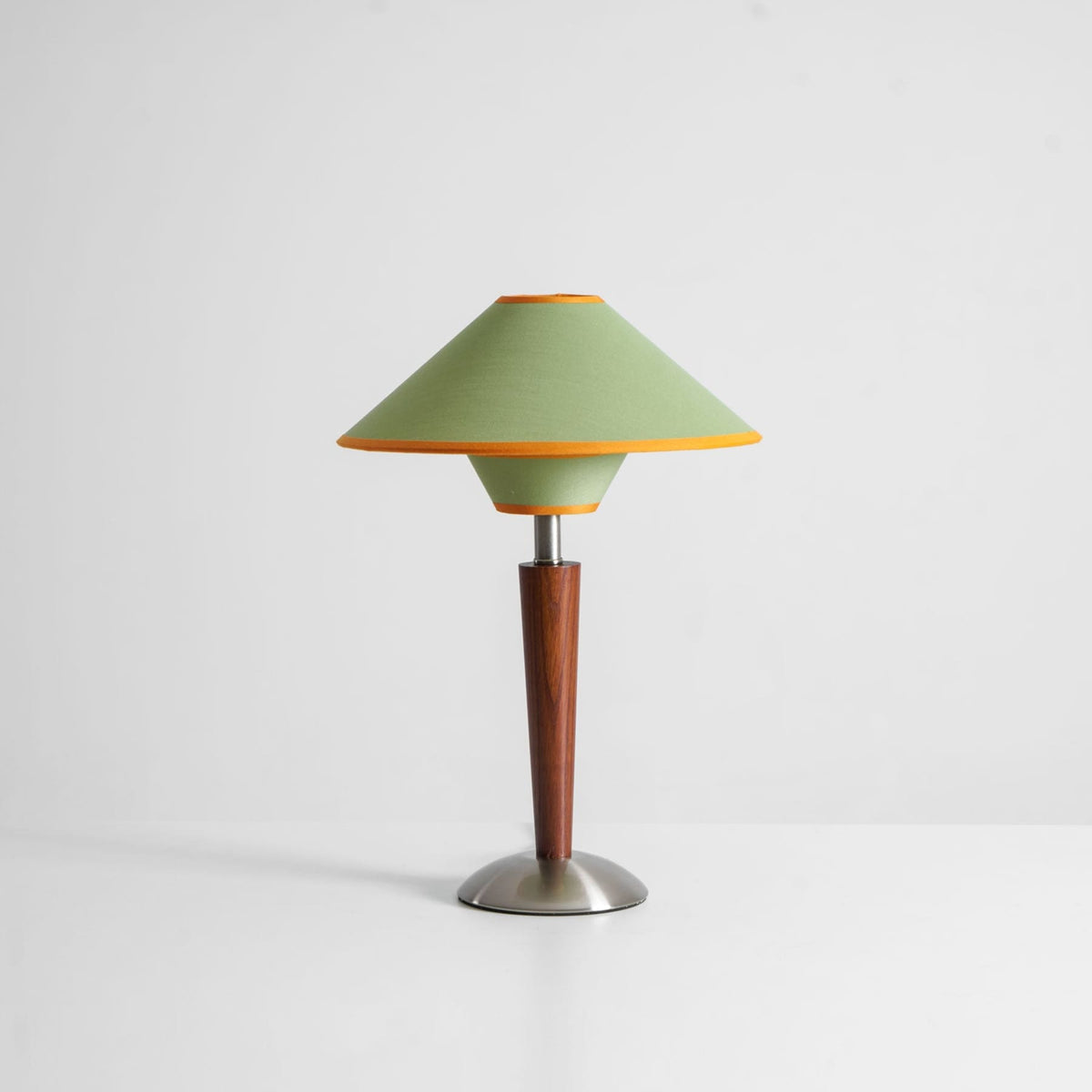 Modern Iron Shade Table Lamp 1-Light