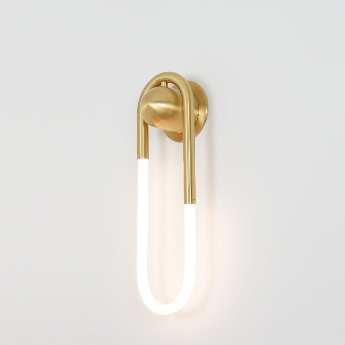 Minimalist Iron Wall Light 1-Light