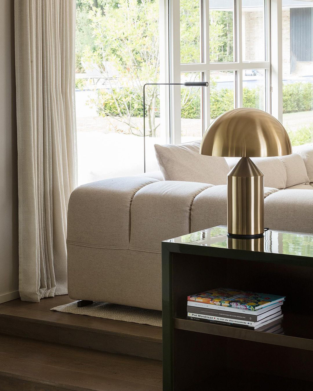 Contemporary Metal Sculptural Base Table Lamp 1-Light
