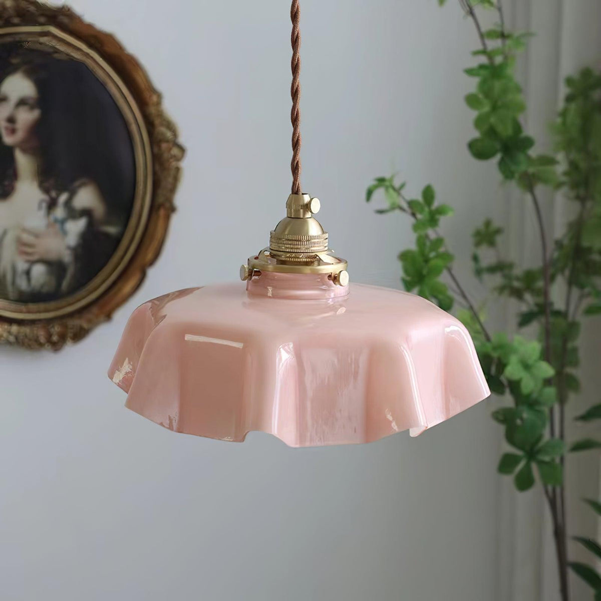 French-Inspired Ruffled Glass Brass Pendant Light 1-Light