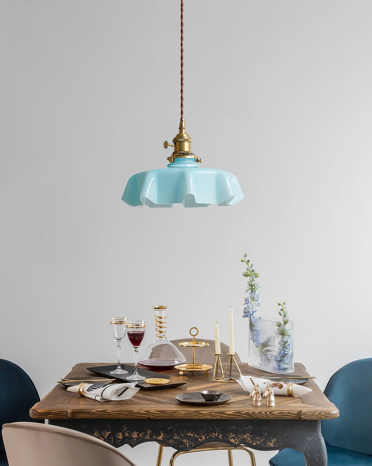 French-Inspired Ruffled Glass Brass Pendant Light 1-Light