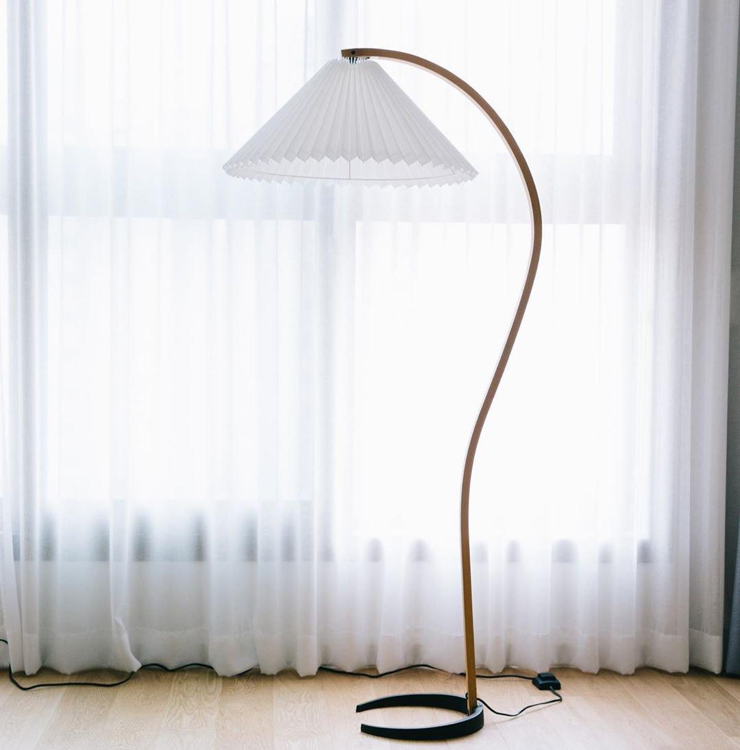 Contemporary Fabric Pleated Shade Floor Lamp 1-Light