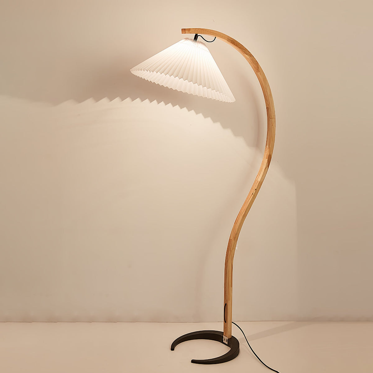 Contemporary Fabric Pleated Shade Floor Lamp 1-Light
