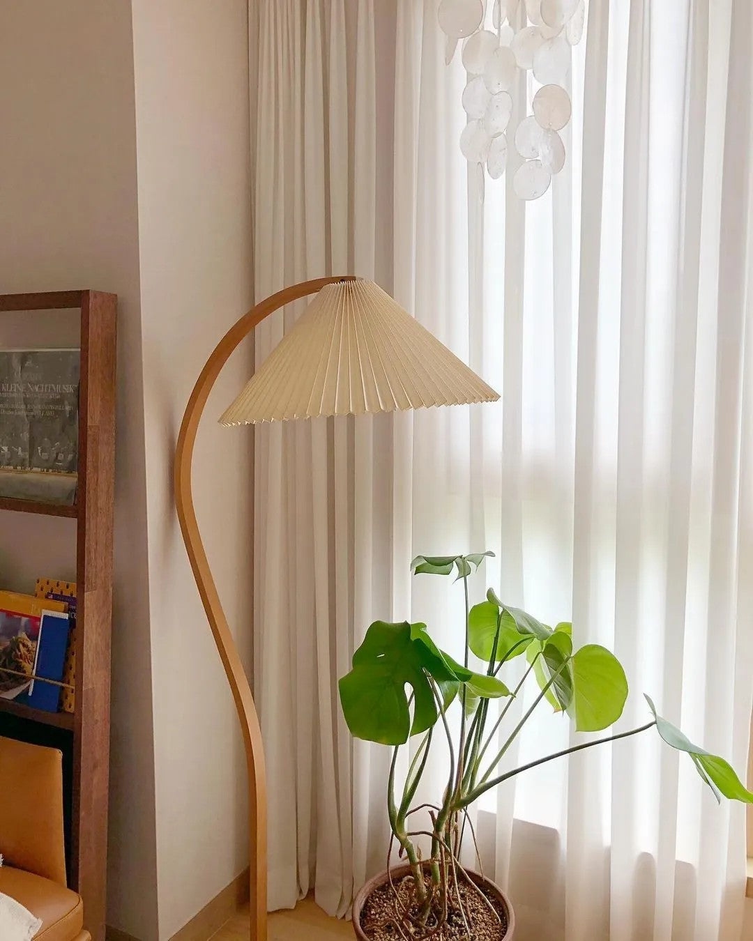 Contemporary Fabric Pleated Shade Floor Lamp 1-Light