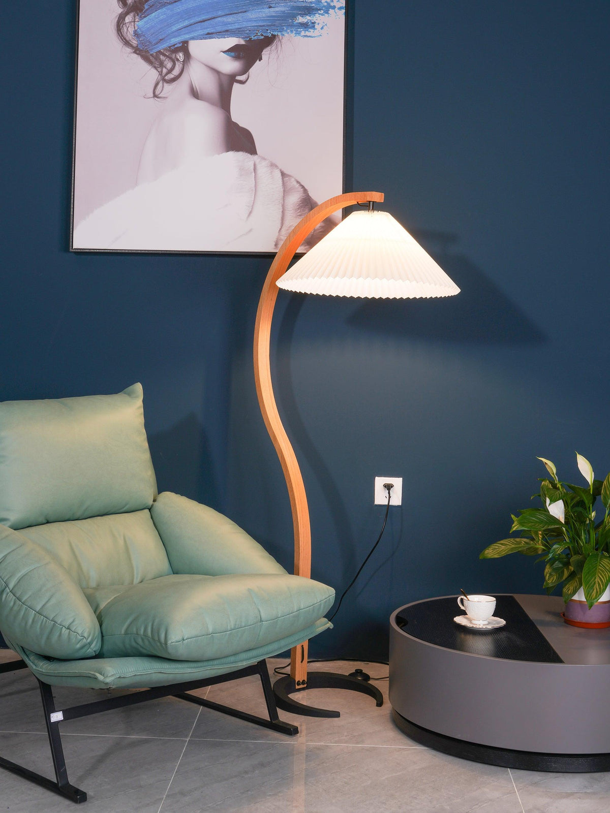 Contemporary Fabric Pleated Shade Floor Lamp 1-Light